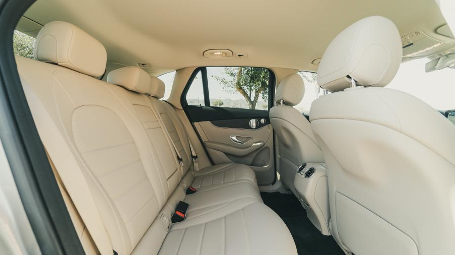 Интерьер Mercedes-Benz GLC300 (X253) 2019 года  (NA) (фото 25 из 33)
